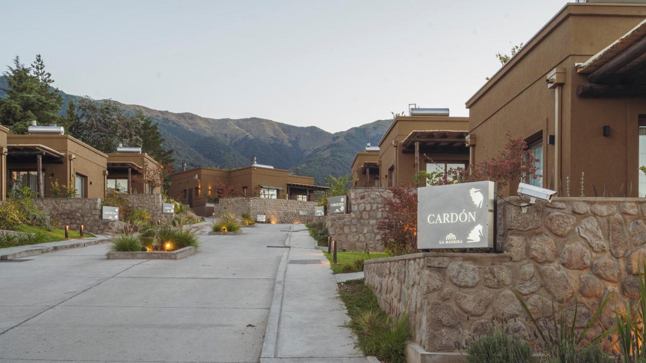 Cabañas La Madrina Tafí del Valle Exterior foto